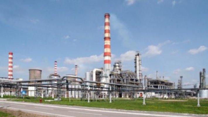 Ruşii de la Lukoil dezvoltă în Bulgaria cea mai puternică rafinărie din zonă